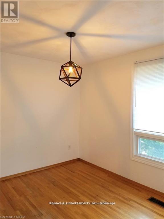 11 Roselyn Court, Kawartha Lakes (Lindsay), Ontario  K9V 4T8 - Photo 5 - X13058922