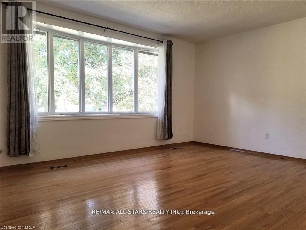 11 Roselyn Court, Kawartha Lakes (Lindsay), Ontario  K9V 4T8 - Photo 7 - X13058922