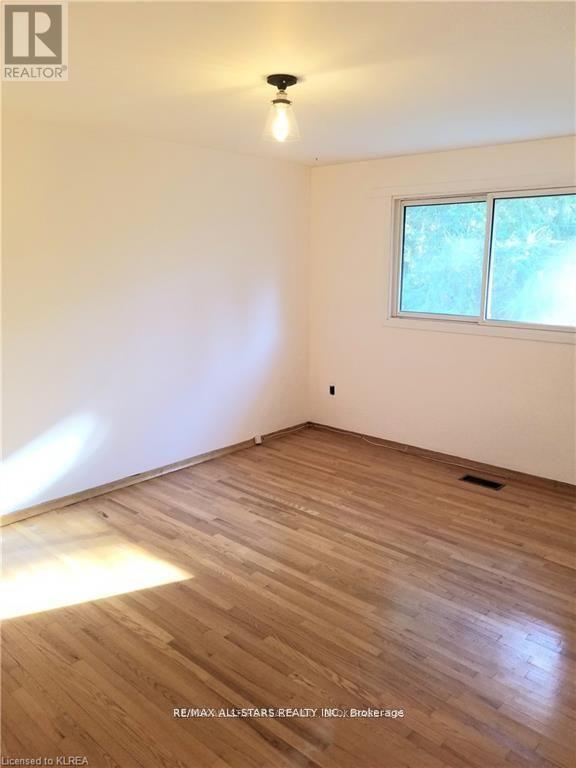 11 Roselyn Court, Kawartha Lakes (Lindsay), Ontario  K9V 4T8 - Photo 8 - X13058922