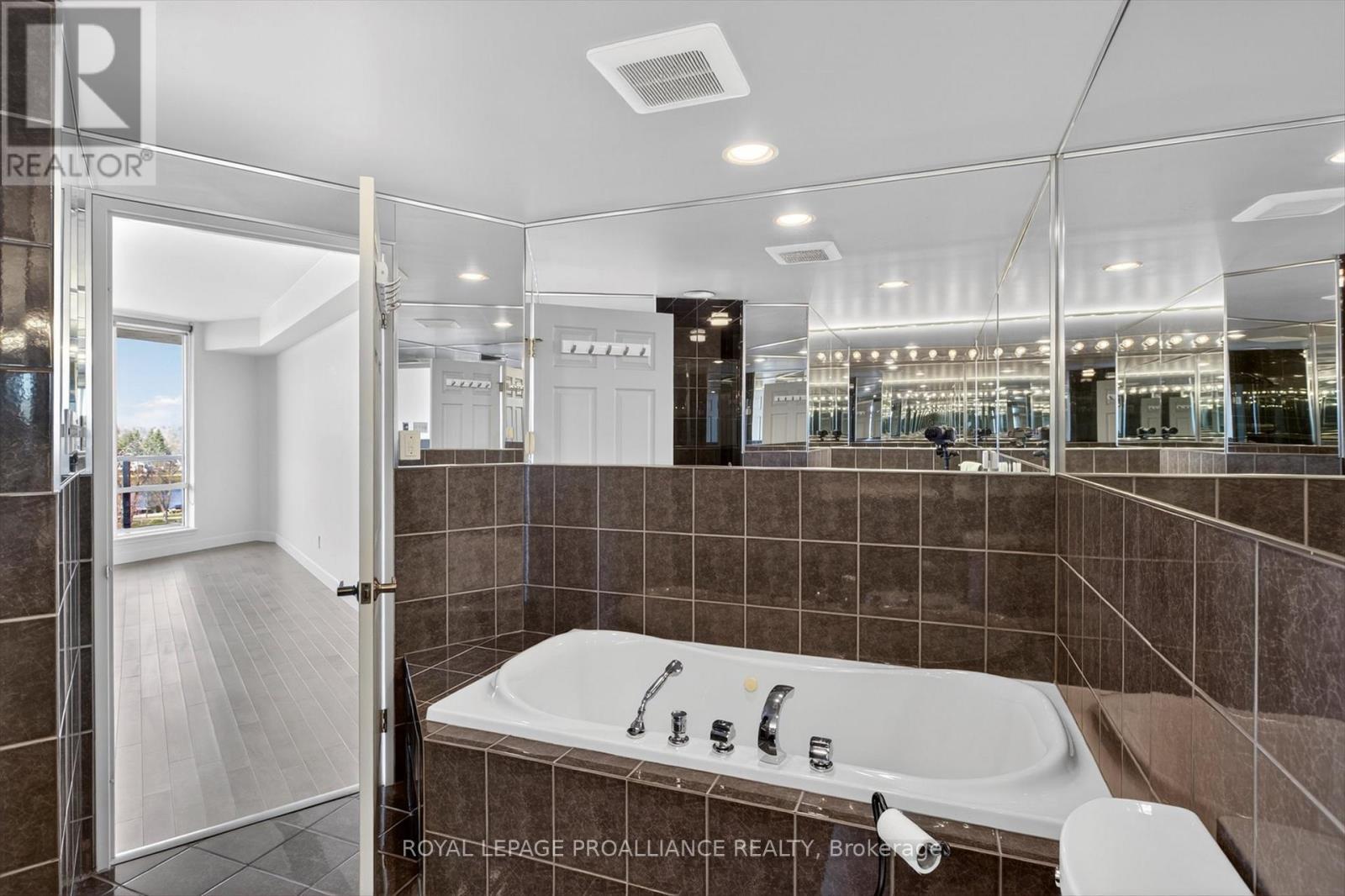 502 - 2 George Street N, Peterborough (Town Ward 3), Ontario  K9J 8K8 - Photo 11 - X13059756