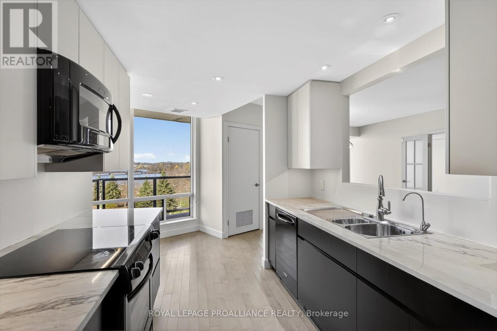 502 - 2 George Street N, Peterborough (Town Ward 3), Ontario  K9J 8K8 - Photo 15 - X13059756