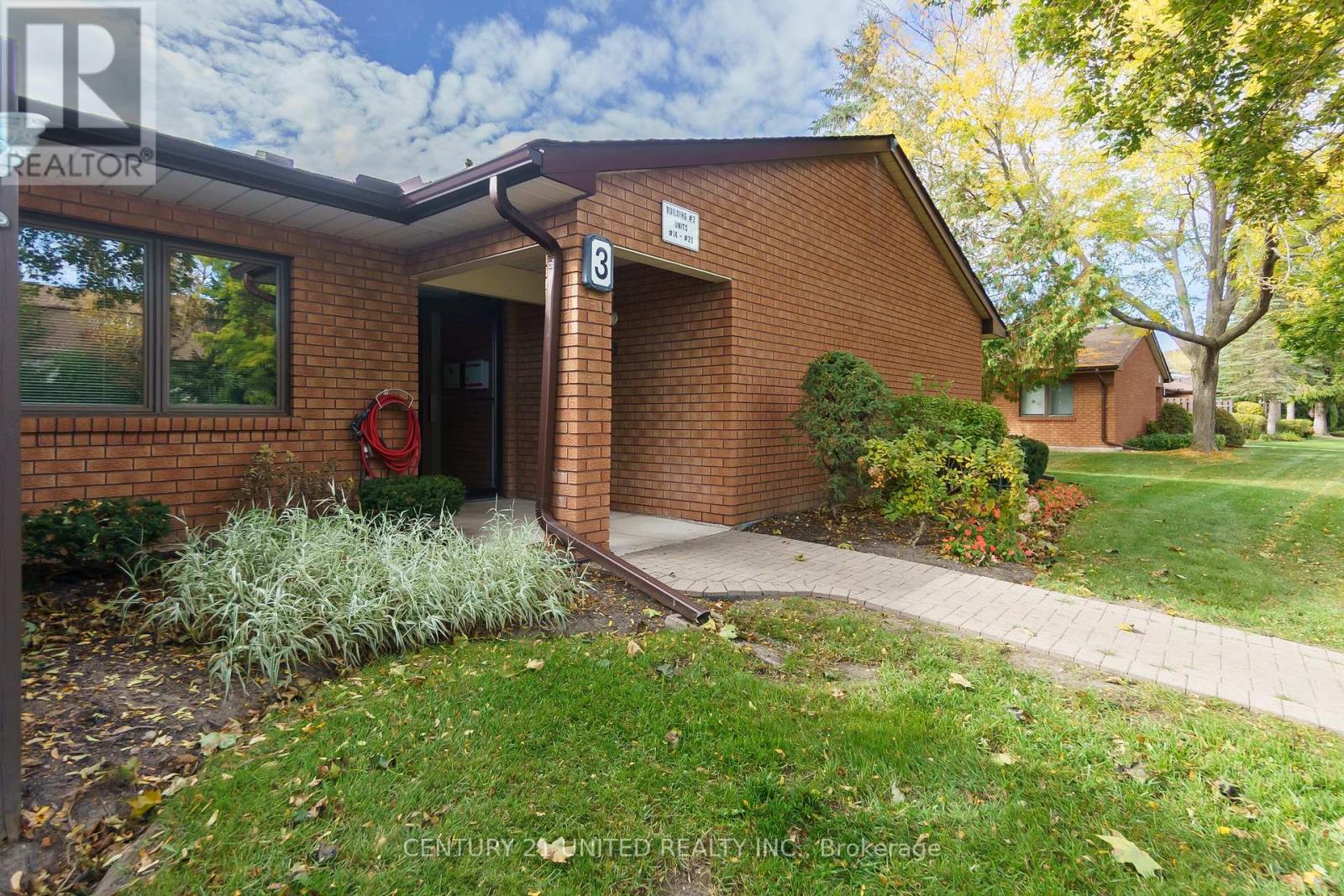 15 - 36 Champlain Crescent, Peterborough (Northcrest Ward 5), Ontario  K9L 1T1 - Photo 2 - X13059978