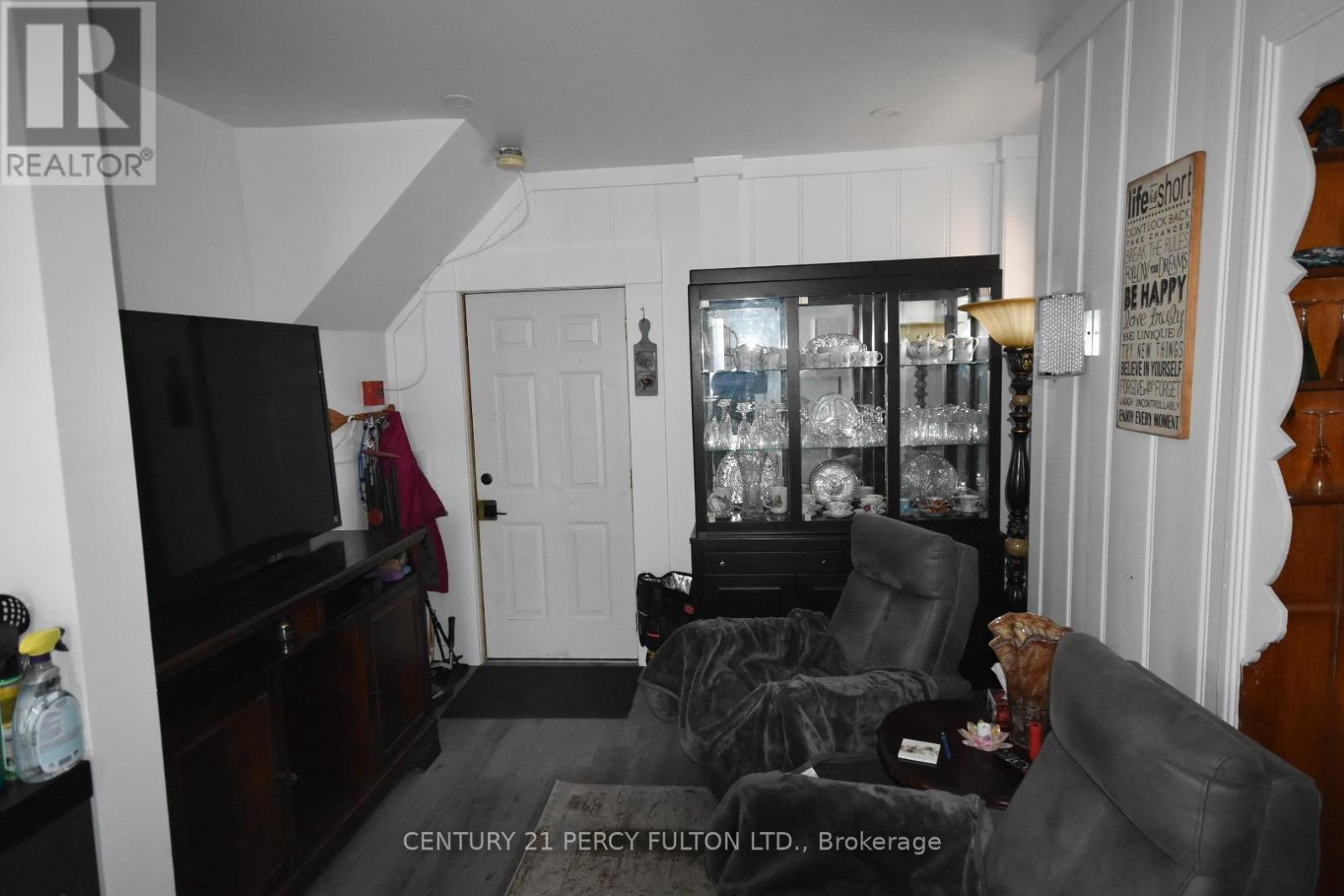 23 Glenelg Street W, Kawartha Lakes (Lindsay), Ontario  K9V 2T9 - Photo 3 - X13060690