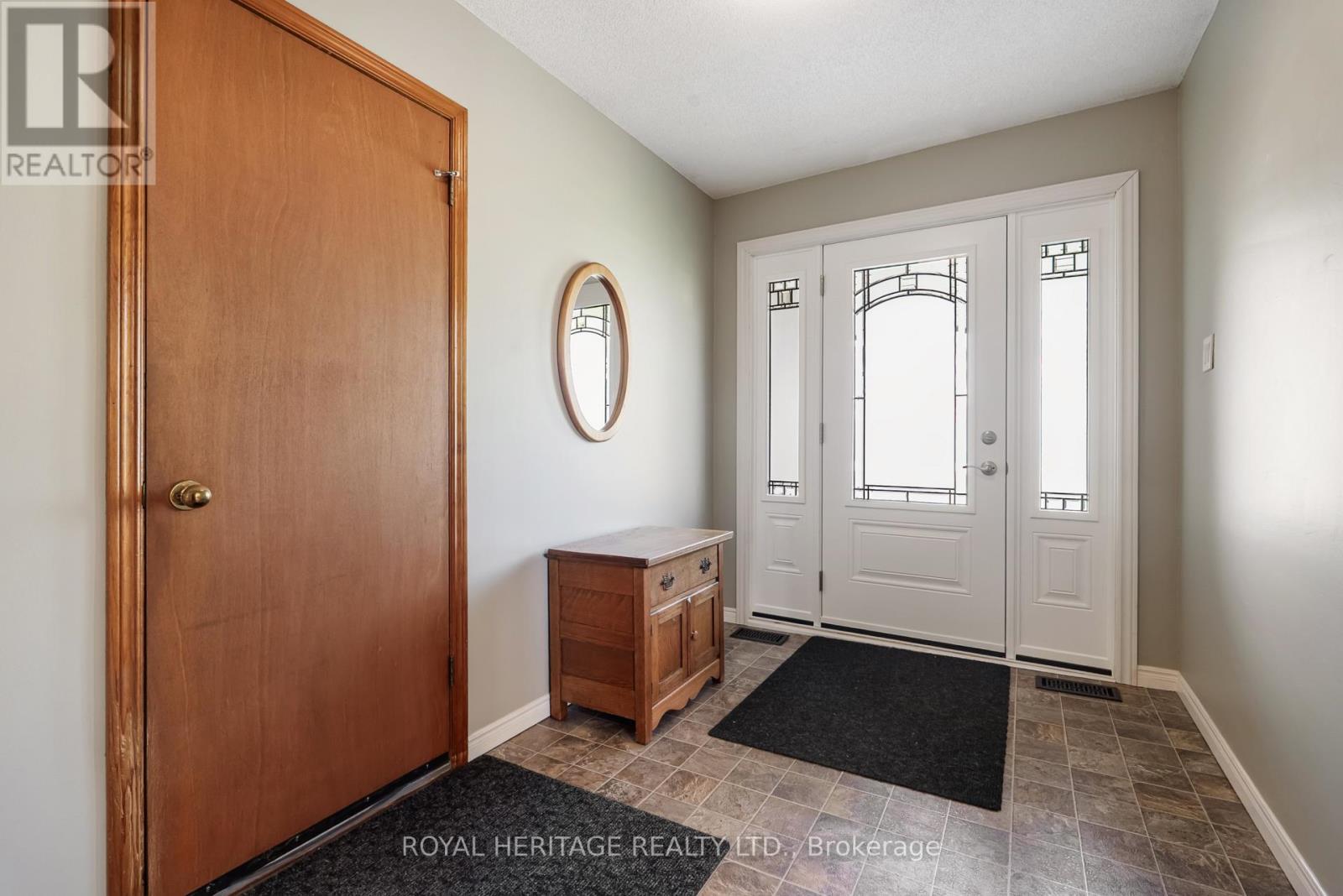 21 Indian Trail, Kawartha Lakes (Fenelon), Ontario  K9V 4R6 - Photo 6 - X13061138