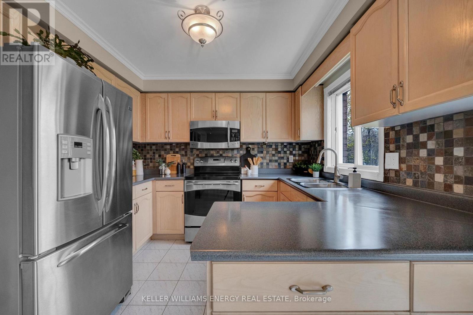 5 Snowden Court, Clarington (Newcastle), Ontario  L1B 1E7 - Photo 14 - E13061754