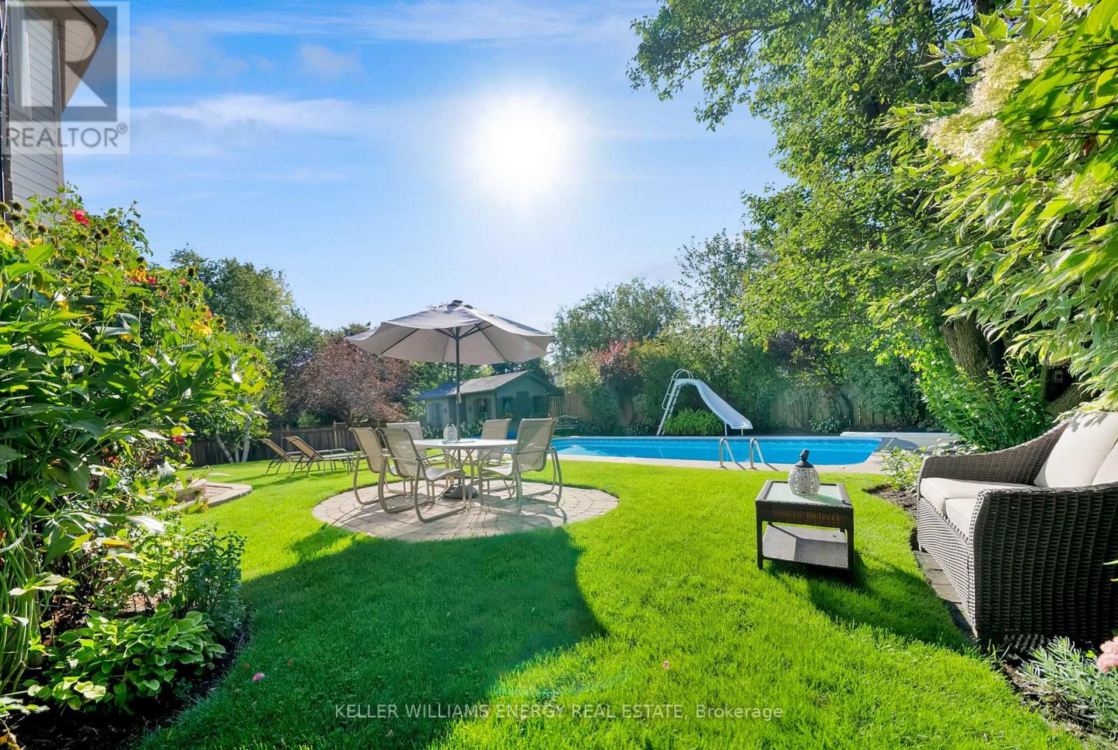 5 Snowden Court, Clarington (Newcastle), Ontario  L1B 1E7 - Photo 2 - E13061754