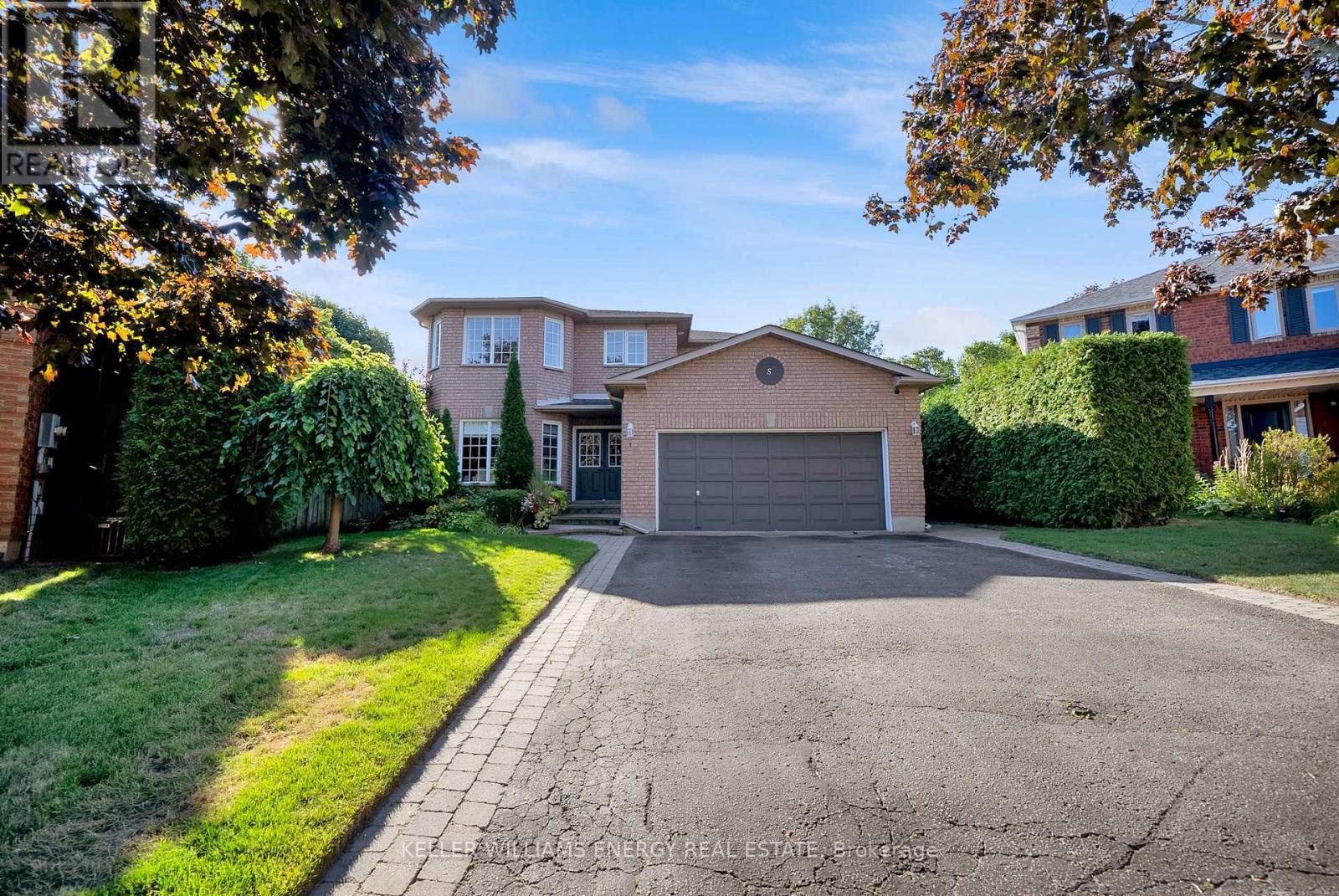 5 Snowden Court, Clarington (Newcastle), Ontario  L1B 1E7 - Photo 3 - E13061754