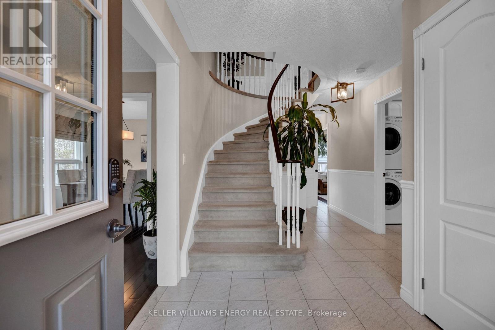 5 Snowden Court, Clarington (Newcastle), Ontario  L1B 1E7 - Photo 6 - E13061754