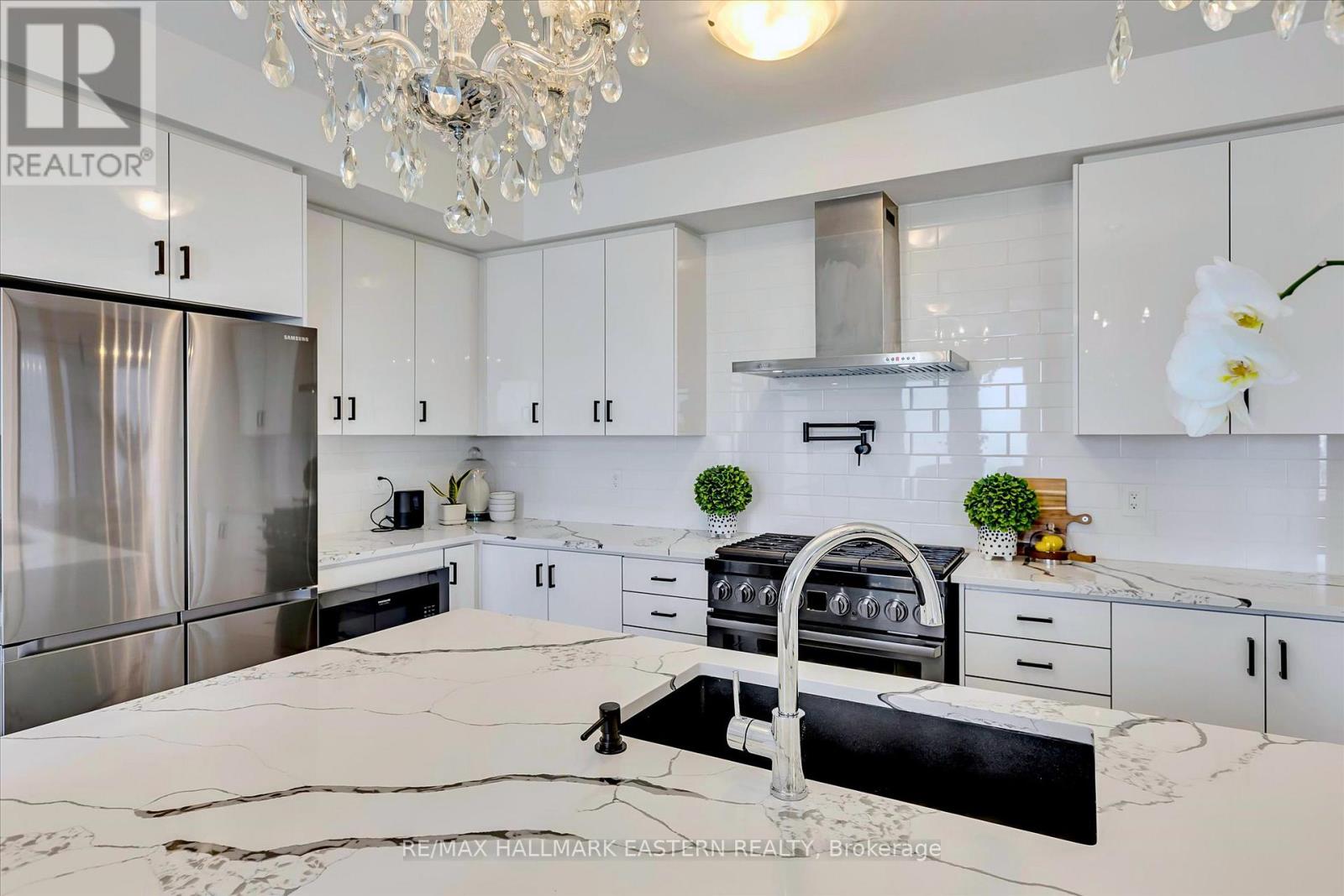 118 Whitehand Drive, Clarington (Newcastle), Ontario  L1B 0W1 - Photo 16 - E13061760