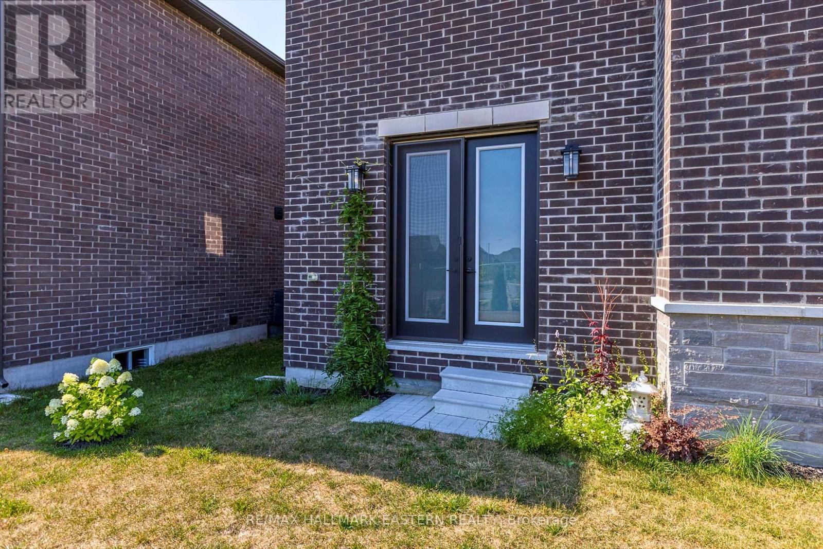 118 Whitehand Drive, Clarington (Newcastle), Ontario  L1B 0W1 - Photo 40 - E13061760