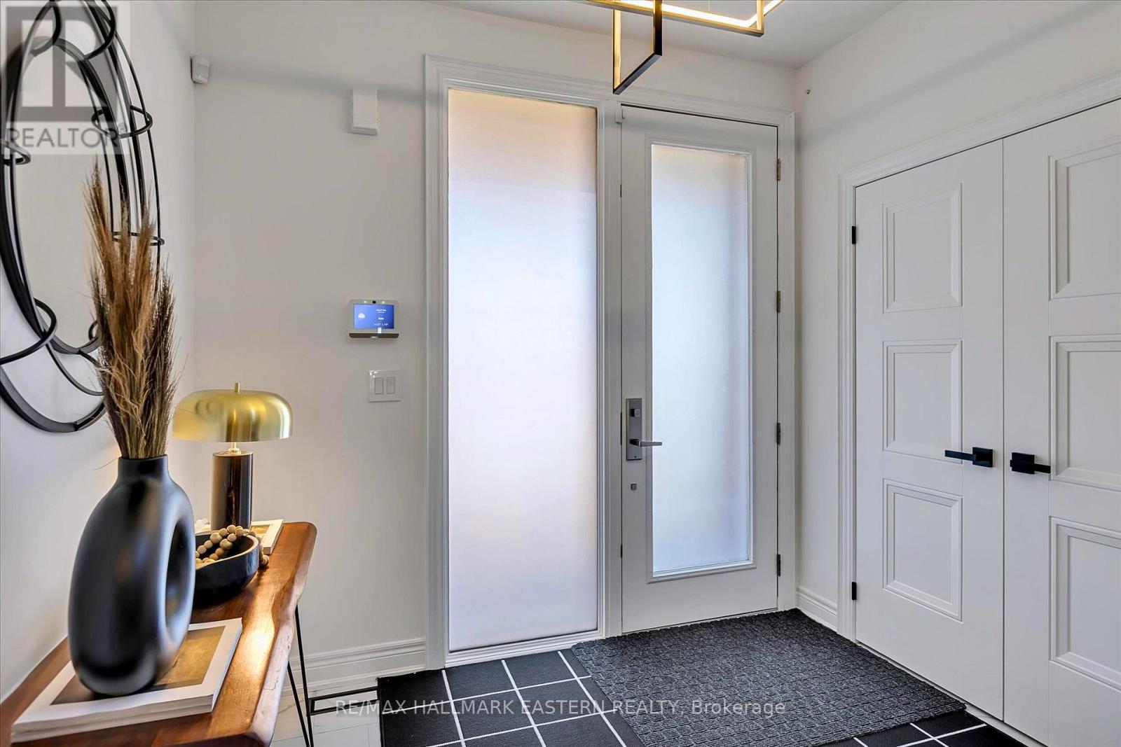 118 Whitehand Drive, Clarington (Newcastle), Ontario  L1B 0W1 - Photo 5 - E13061760