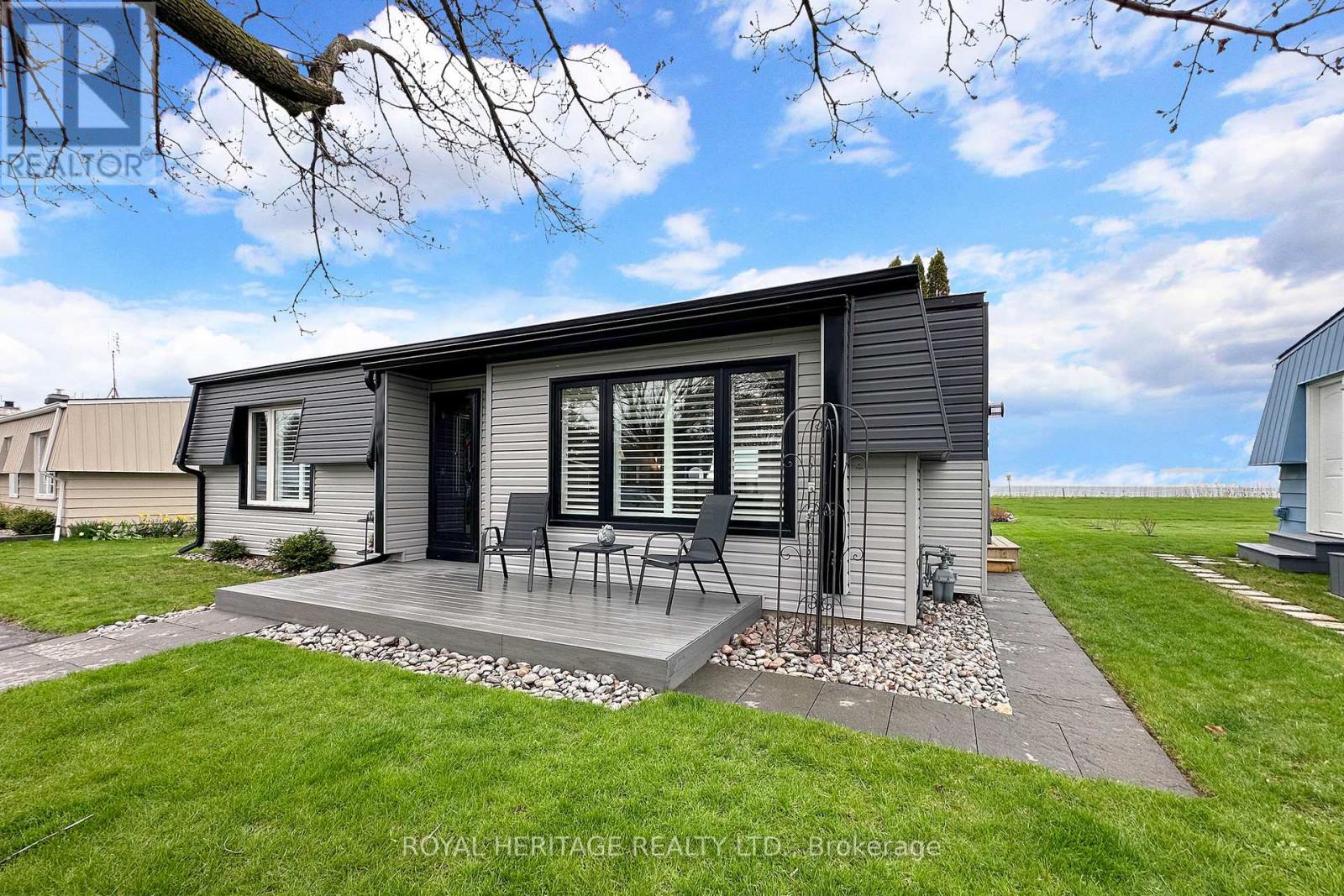 43 Bluffs Road, Clarington (Bowmanville), Ontario  L1B 1A4 - Photo 3 - E13062122