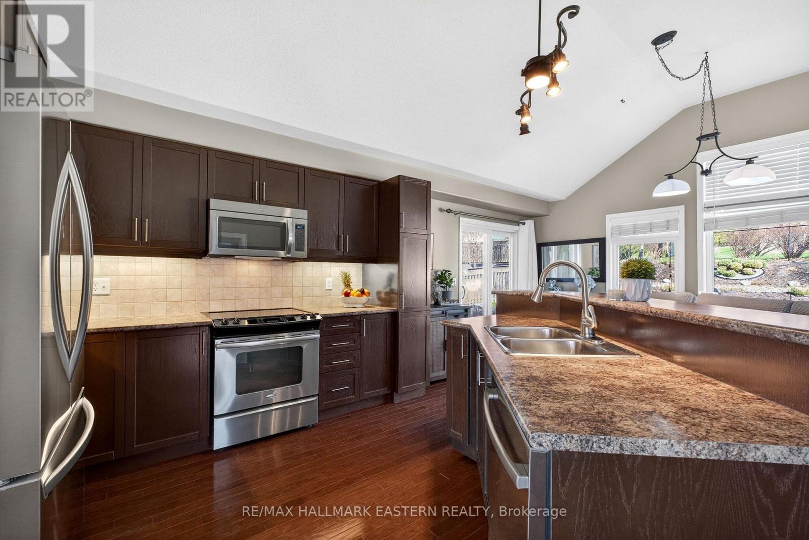 582 Clancy Crescent, Peterborough (Otonabee Ward 1), Ontario  K9K 2S2 - Photo 9 - X13062422