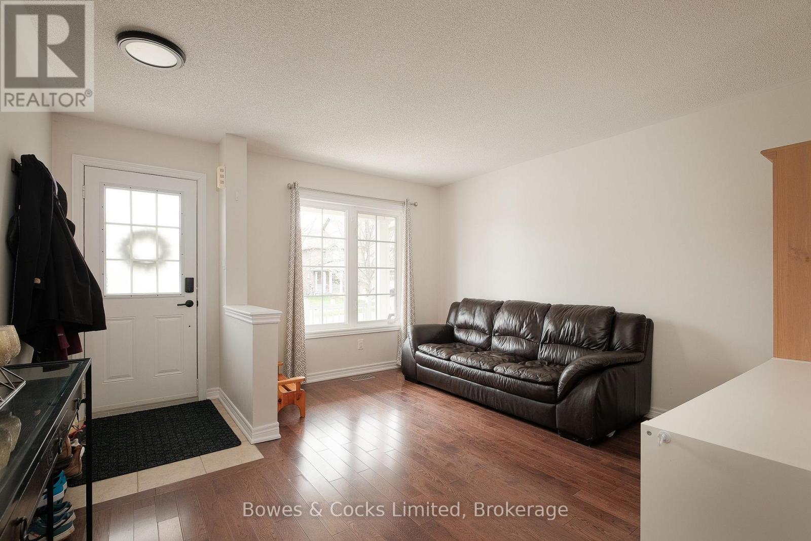 219 Louden Terrace, Peterborough (Monaghan Ward 2), Ontario  K9J 0H2 - Photo 3 - X13064224