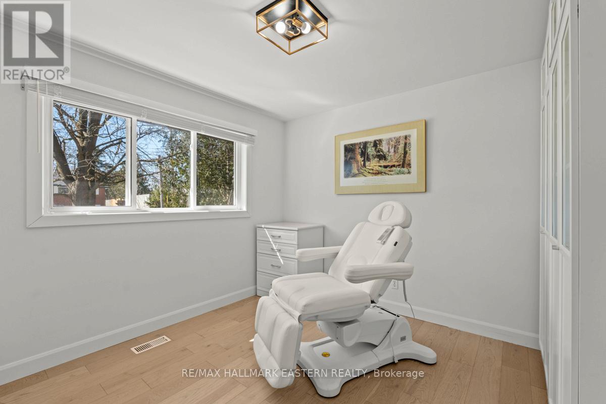 5 Ferndale Avenue, Peterborough (Monaghan Ward 2), Ontario  K9J 1L9 - Photo 4 - X13064614