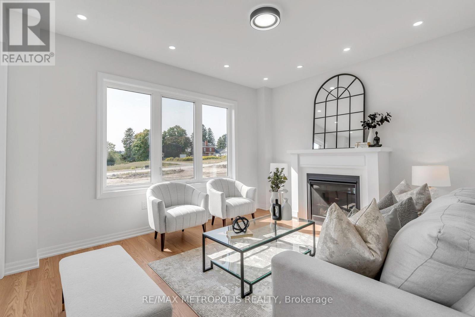 58 Belmont Drive, Clarington (Newcastle), Ontario  L1B 0W8 - Photo 7 - E13065924