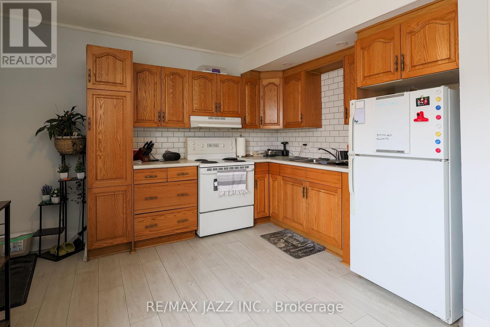 515 Park Street N, Peterborough (Town Ward 3), Ontario  K9H 4R5 - Photo 3 - X13065984