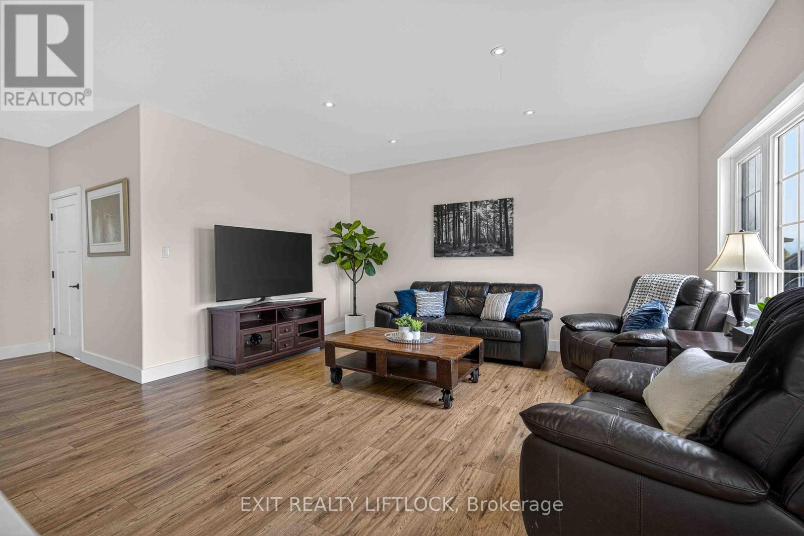 1479 Webster Road, Douro-Dummer, Ontario  K0L 2V0 - Photo 10 - X13066758