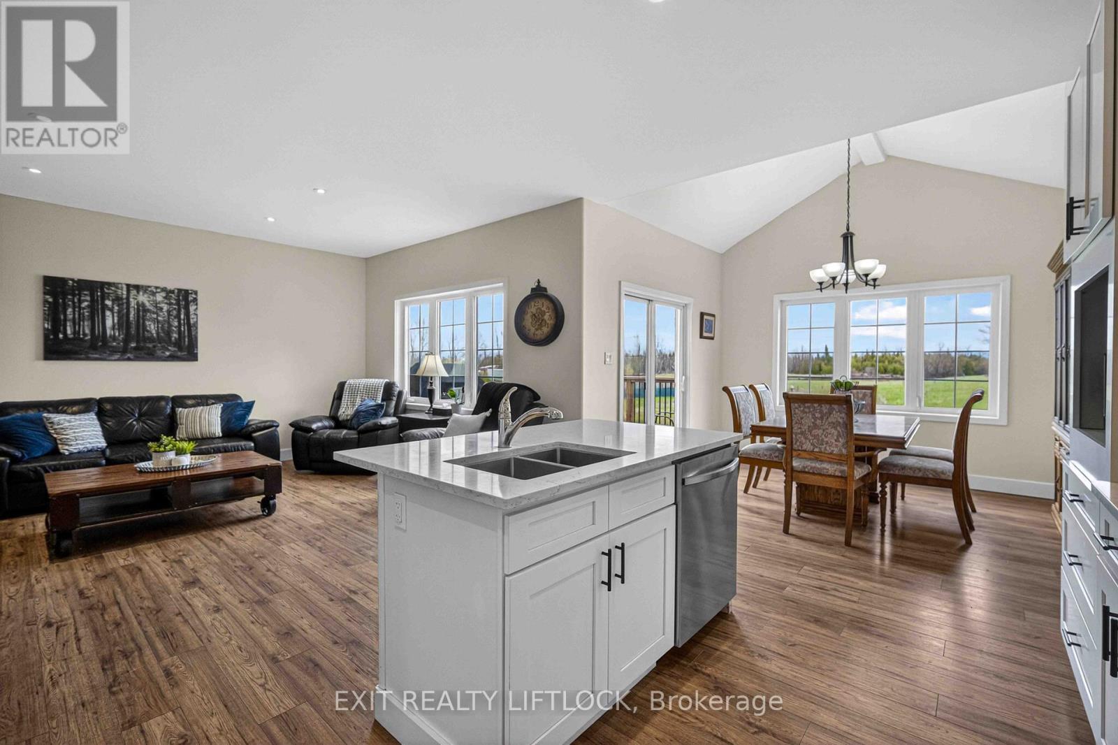 1479 Webster Road, Douro-Dummer, Ontario  K0L 2V0 - Photo 8 - X13066758