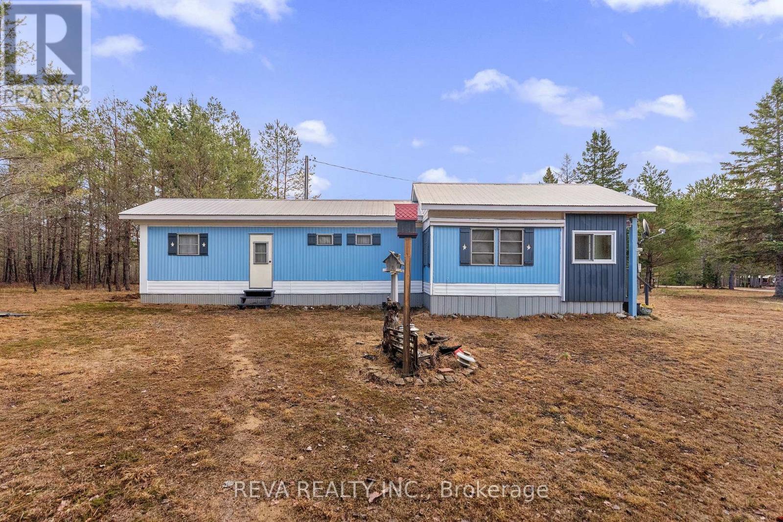 15 Center Road, Hastings Highlands (Mcclure Ward), Ontario  K0L 2K0 - Photo 2 - X13067496