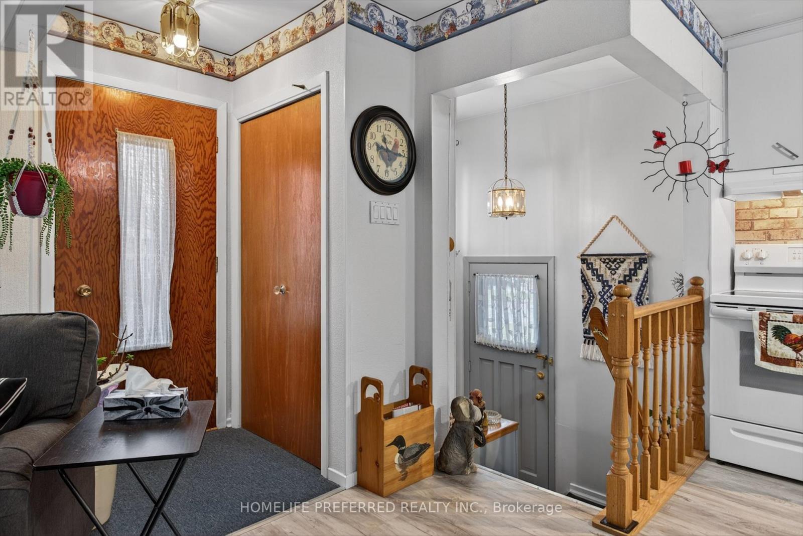 893 Cumberland Avenue, Peterborough (Northcrest Ward 5), Ontario  K9H 7B3 - Photo 4 - X13067528