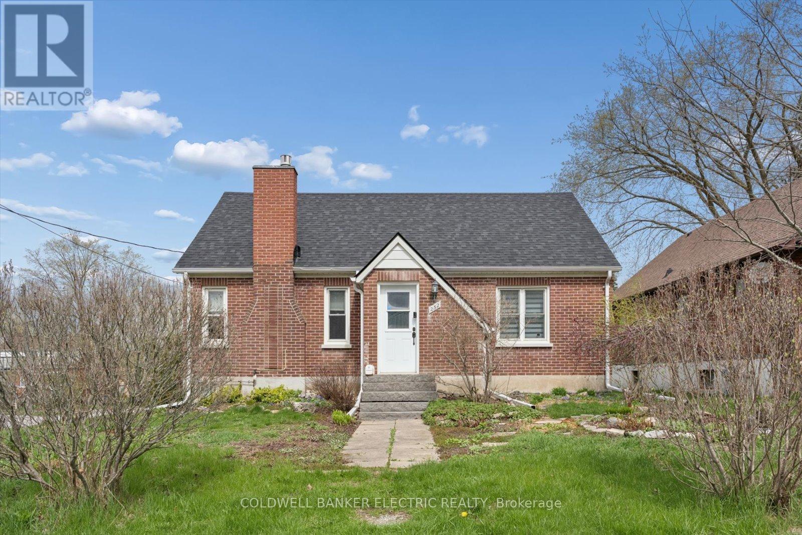 252 Aberdeen Avenue, Peterborough (Northcrest Ward 5), Ontario  K9H 4W9 - Photo 2 - X13067956