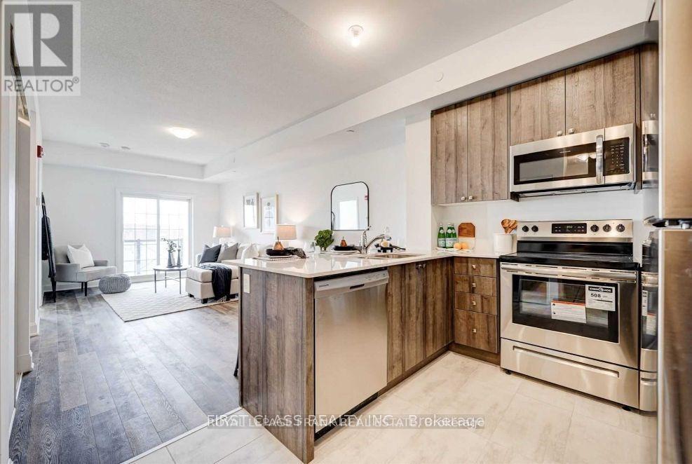 317 - 50 Lakebreeze Drive, Clarington (Newcastle), Ontario  L1B 0V9 - Photo 10 - E13068046