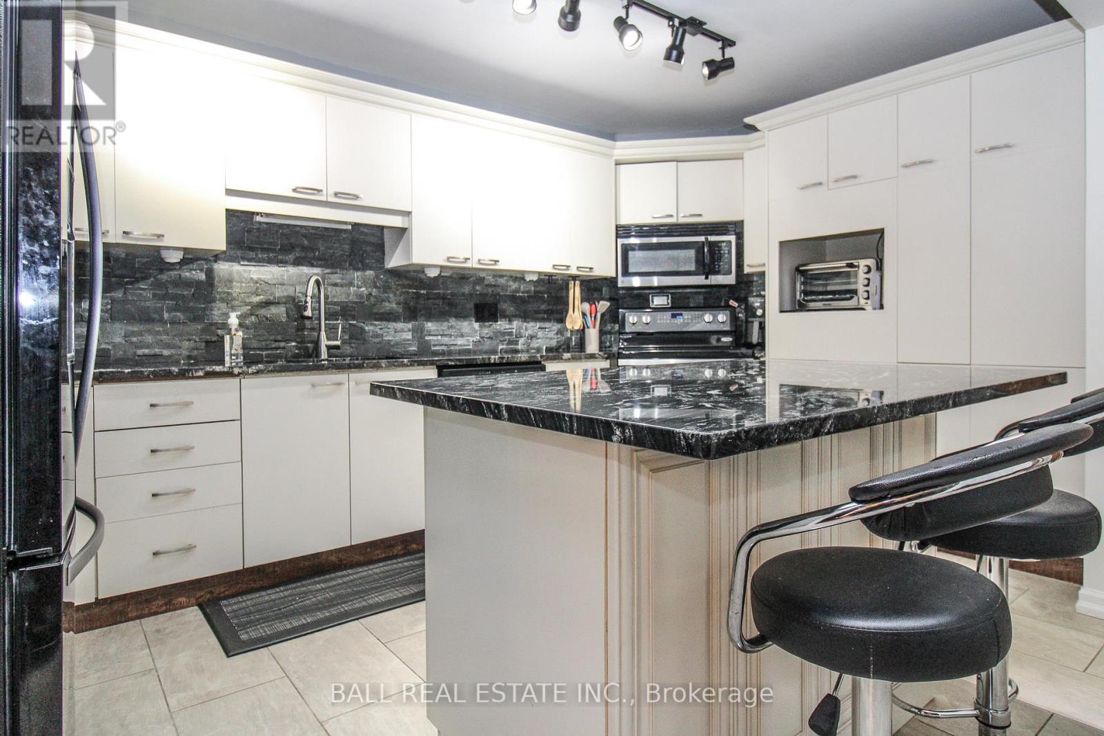 2 - 3 Paddock Wood, Peterborough (Ashburnham Ward 4), Ontario  K9H 7H2 - Photo 8 - X13068606