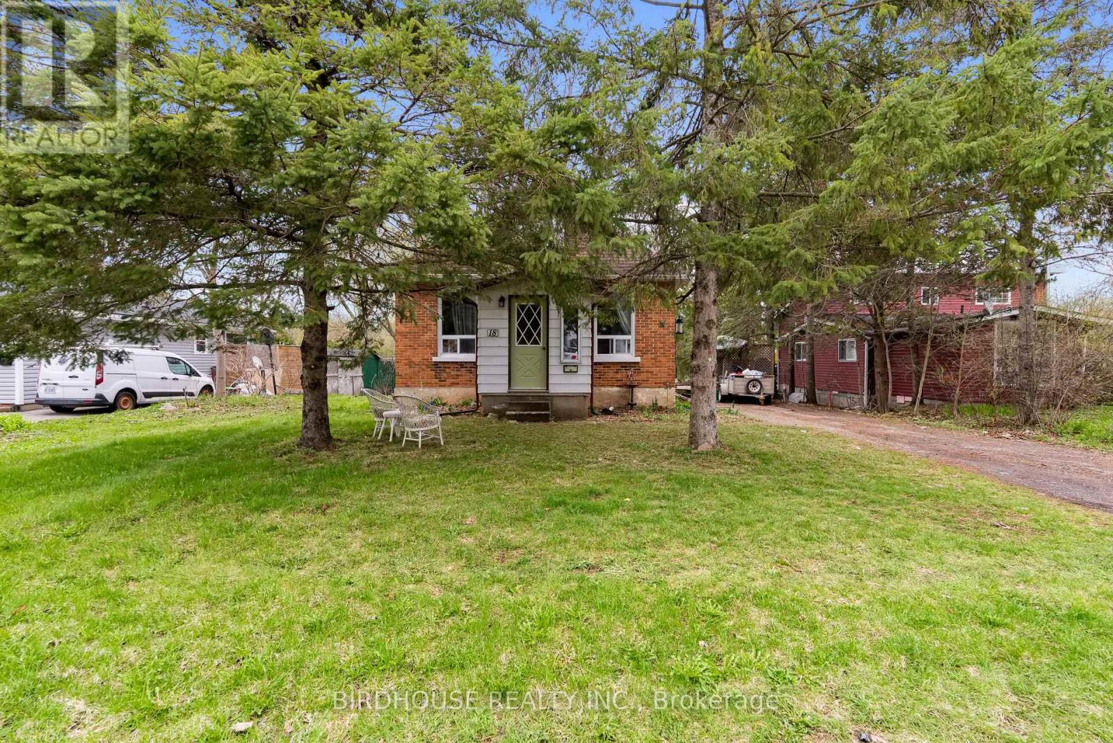 18 Water Street, Kawartha Lakes (Lindsay), Ontario  K9V 2C8 - Photo 2 - X13071104