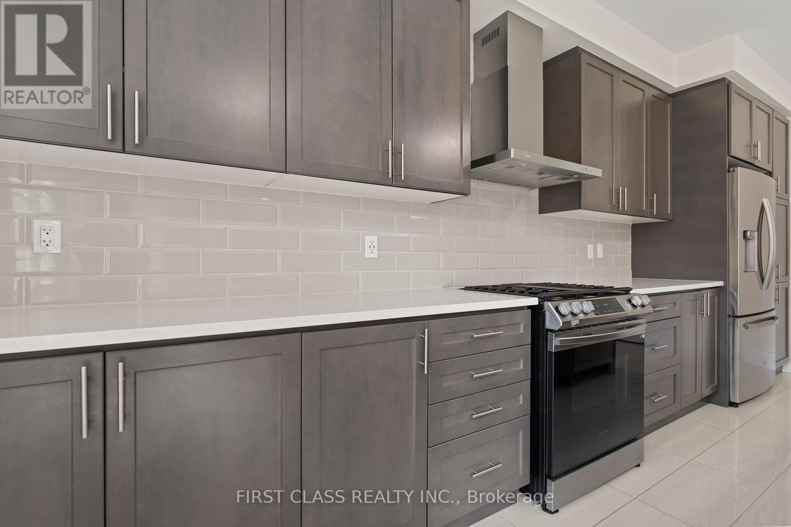 92 Grady Drive, Clarington (Newcastle), Ontario  L1B 1G9 - Photo 16 - E13071520