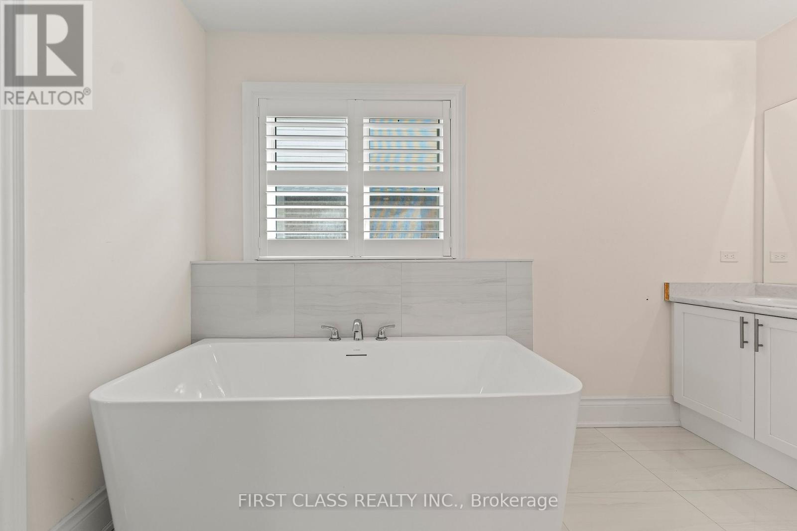 92 Grady Drive, Clarington (Newcastle), Ontario  L1B 1G9 - Photo 26 - E13071520