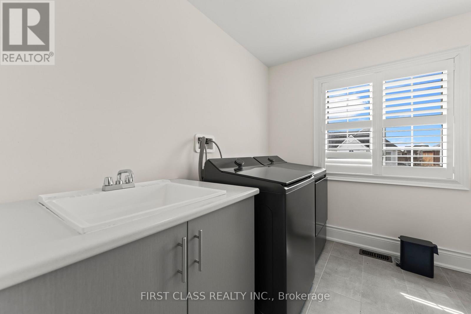 92 Grady Drive, Clarington (Newcastle), Ontario  L1B 1G9 - Photo 27 - E13071520
