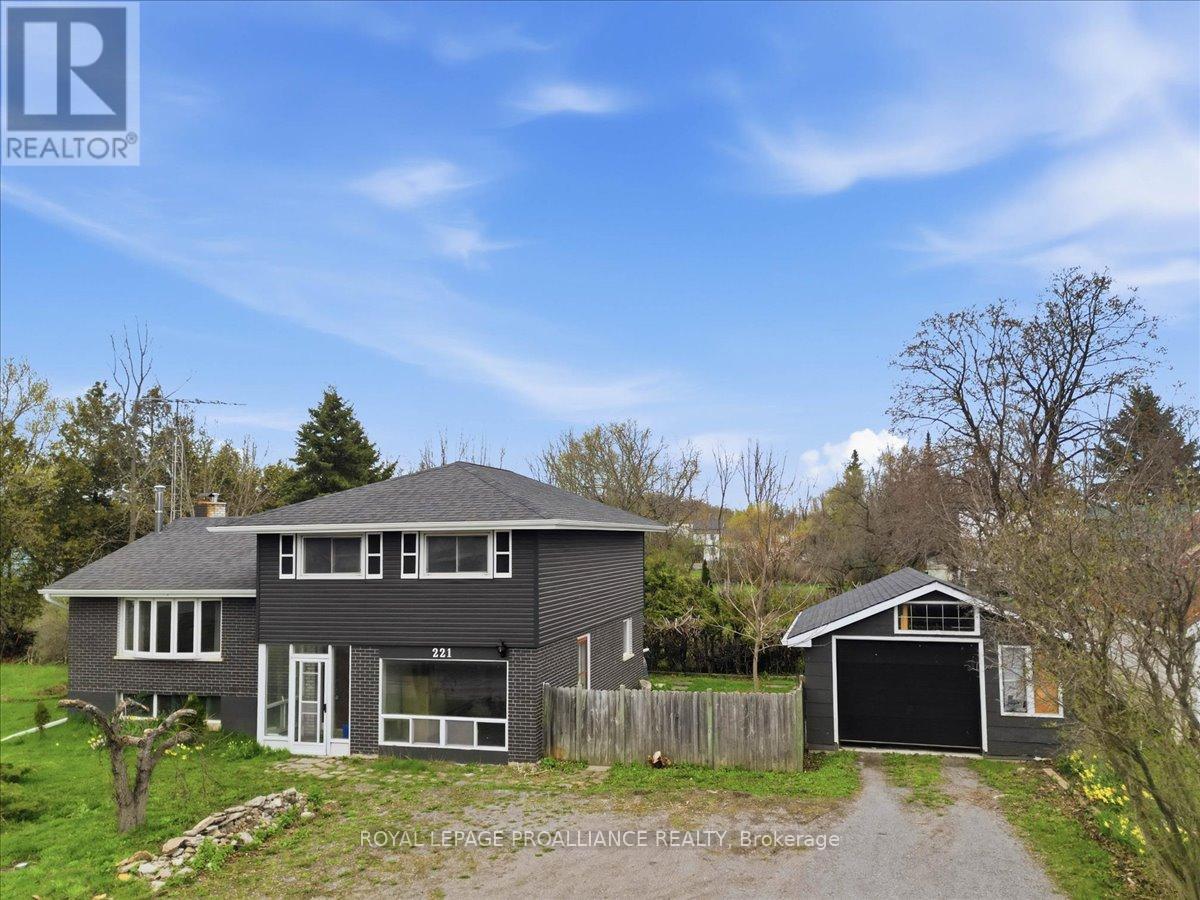 221 Albert Lane, Trent Hills (Campbellford), Ontario  K0L 1L0 - Photo 3 - X13071884