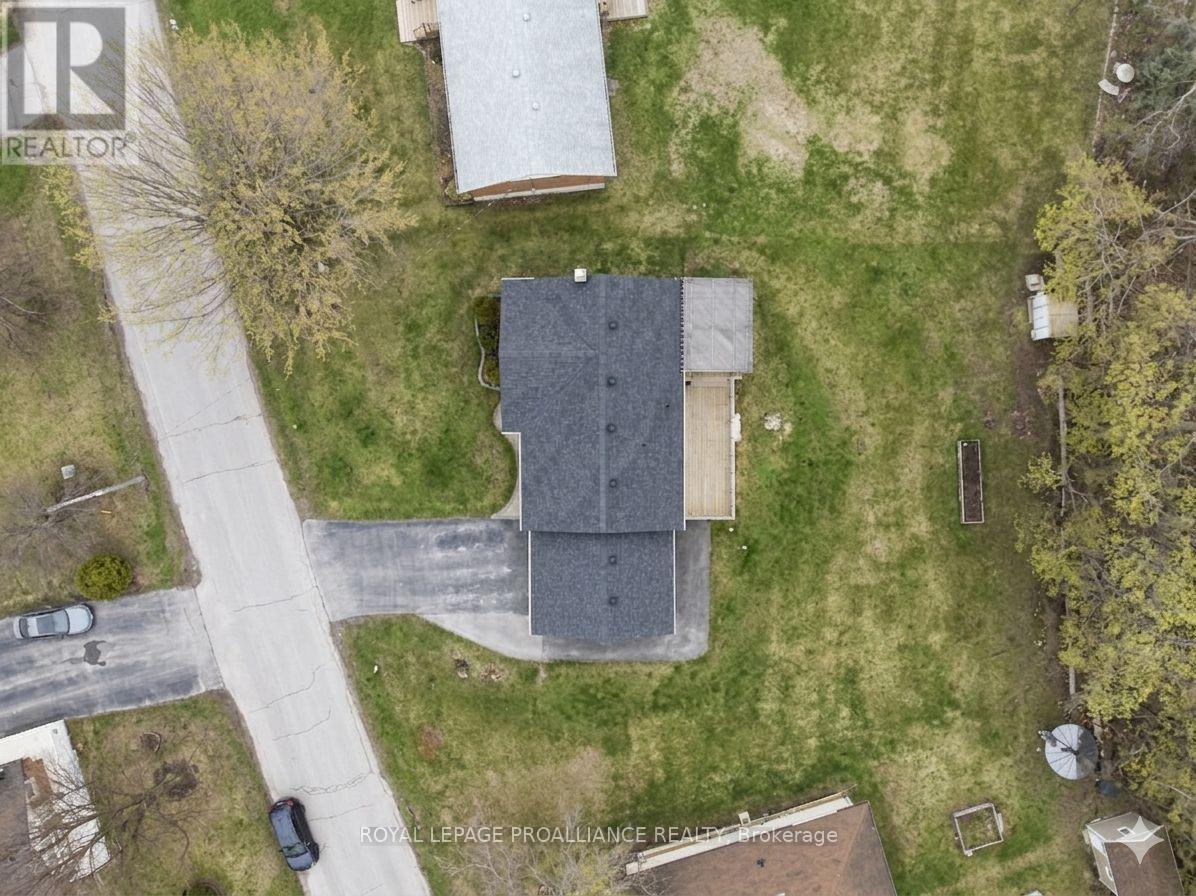 836 Stewart Drive, Peterborough (Ashburnham Ward 4), Ontario  K9J 7R4 - Photo 3 - X13071954