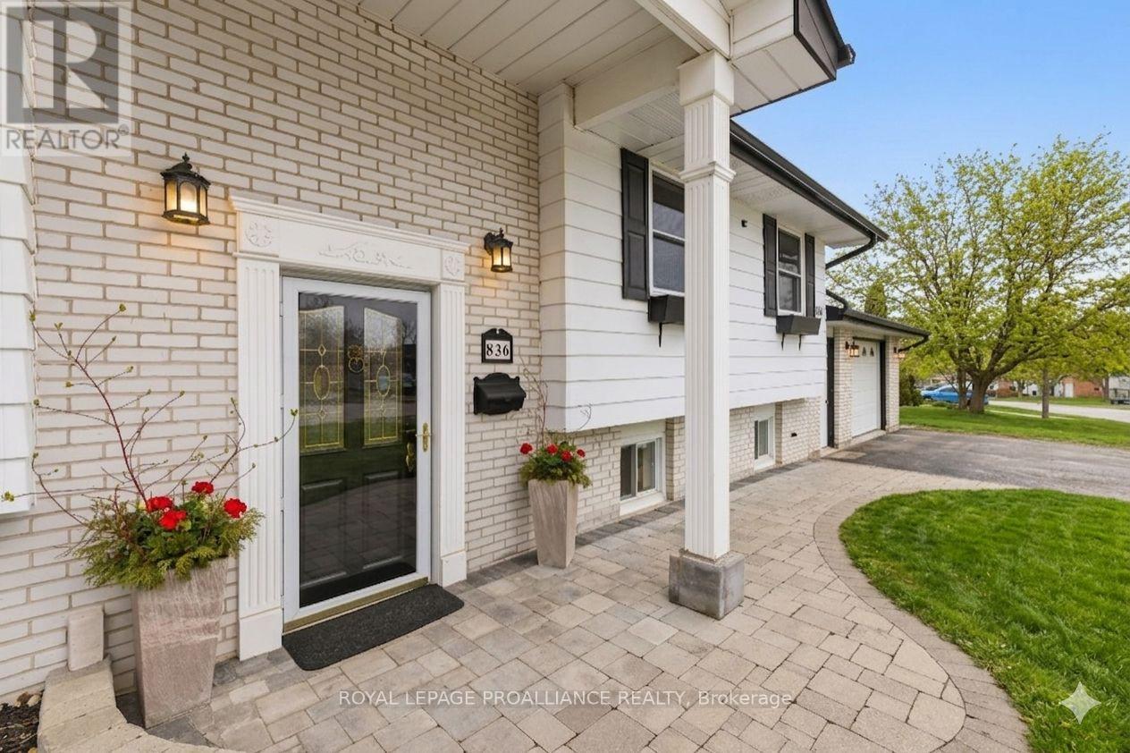 836 Stewart Drive, Peterborough (Ashburnham Ward 4), Ontario  K9J 7R4 - Photo 5 - X13071954
