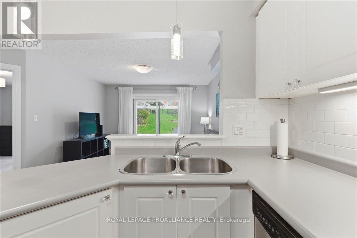 1342 Eagle Crescent, Peterborough (Monaghan Ward 2), Ontario  K9K 2K7 - Photo 12 - X13072400