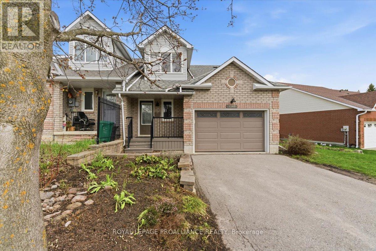 1342 Eagle Crescent, Peterborough (Monaghan Ward 2), Ontario  K9K 2K7 - Photo 2 - X13072400
