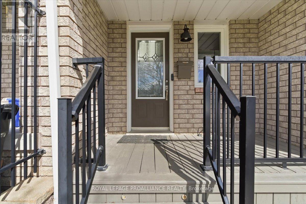1342 Eagle Crescent, Peterborough (Monaghan Ward 2), Ontario  K9K 2K7 - Photo 6 - X13072400