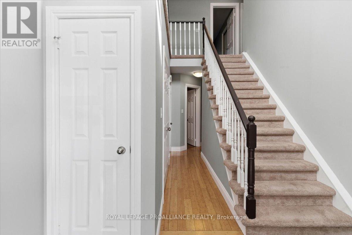 1342 Eagle Crescent, Peterborough (Monaghan Ward 2), Ontario  K9K 2K7 - Photo 8 - X13072400