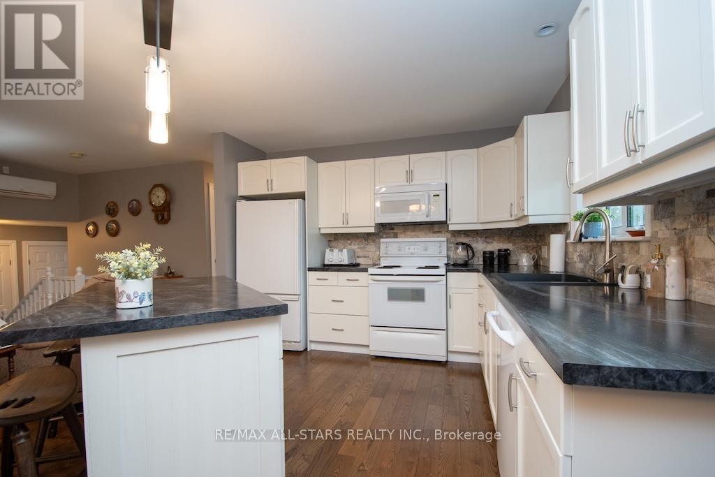 53 Hillside Drive, Kawartha Lakes (Lindsay), Ontario  K9V 1A3 - Photo 12 - X13074184