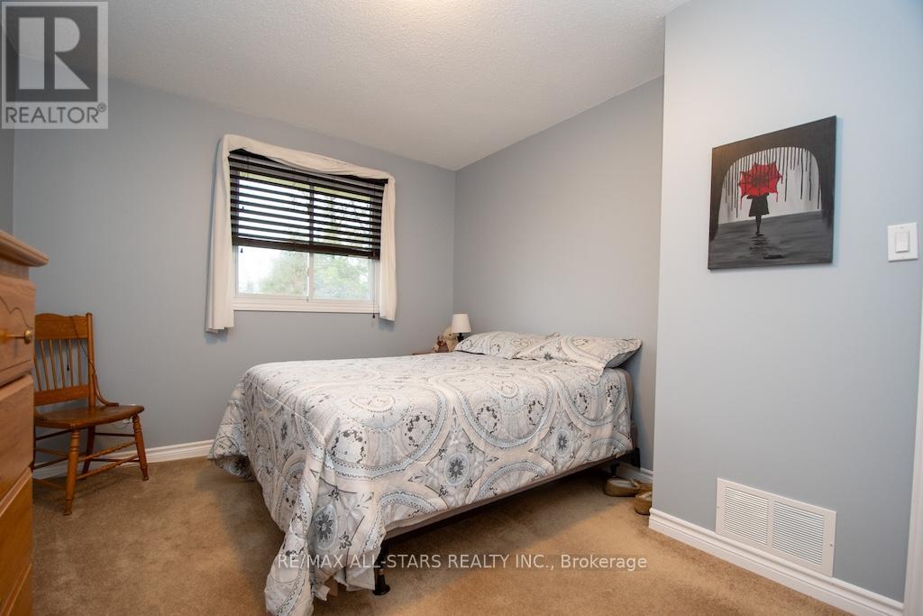 53 Hillside Drive, Kawartha Lakes (Lindsay), Ontario  K9V 1A3 - Photo 16 - X13074184