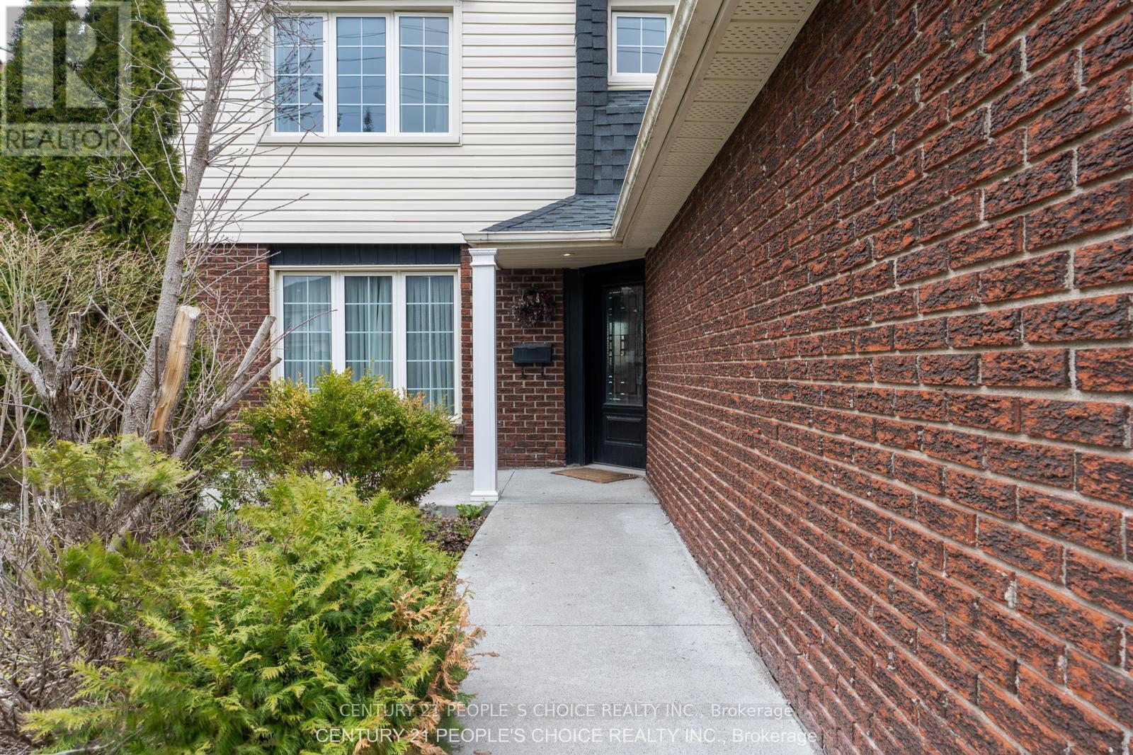 218 Angeline Street N, Kawartha Lakes (Lindsay), Ontario  K9V 5E9 - Photo 4 - X13074960