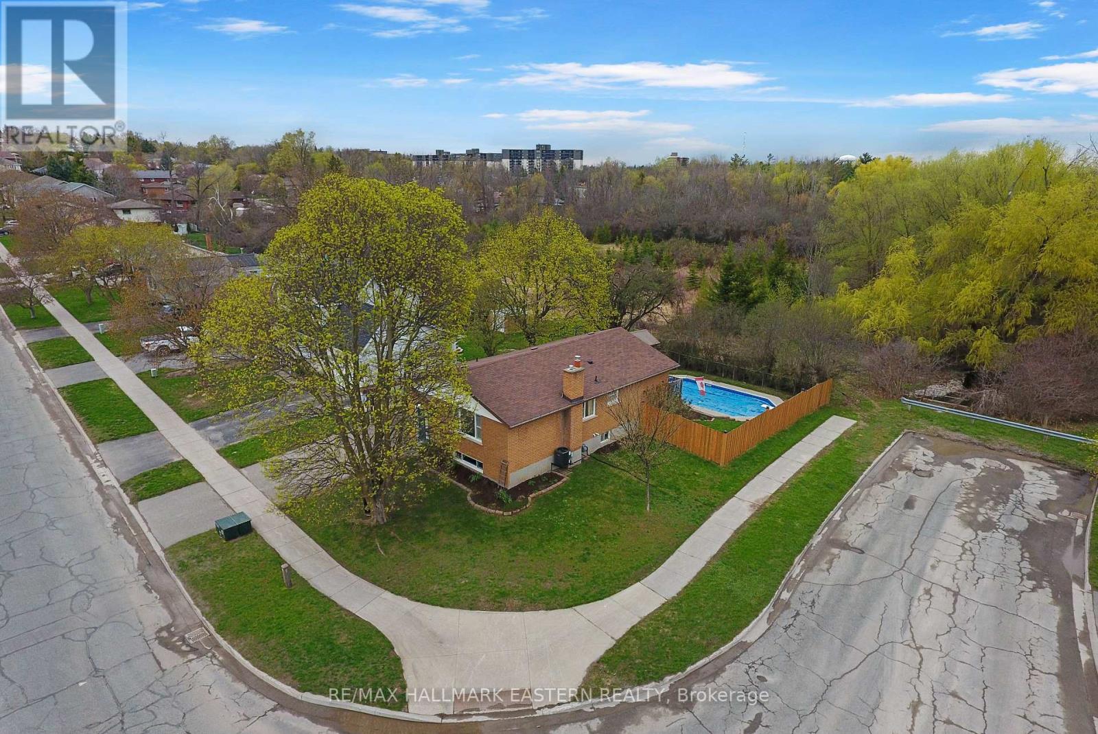 950 Silverdale Road, Peterborough (Otonabee Ward 1), Ontario  K9J 7W6 - Photo 2 - X13075356