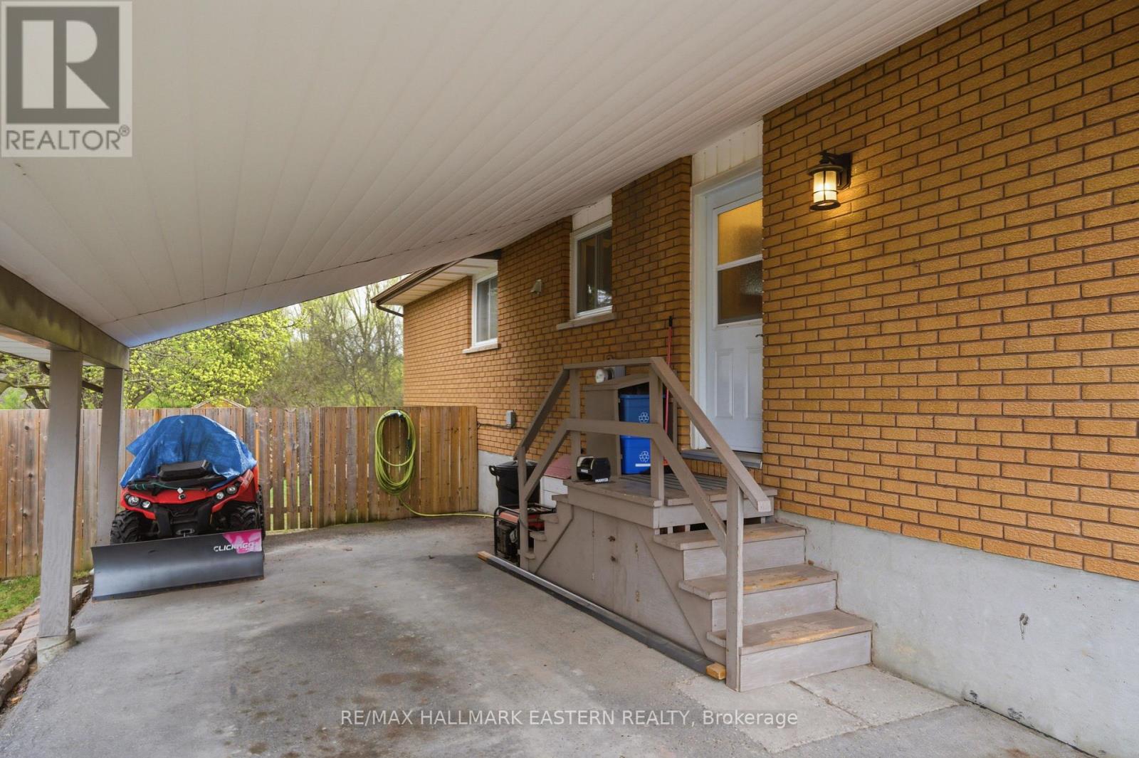 950 Silverdale Road, Peterborough (Otonabee Ward 1), Ontario  K9J 7W6 - Photo 5 - X13075356