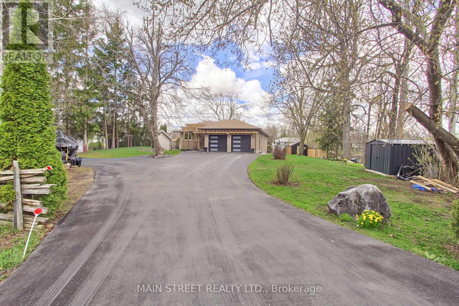24 Maple Grove Road, Kawartha Lakes (Lindsay), Ontario  K9V 4R6 - Photo 2 - X13075368