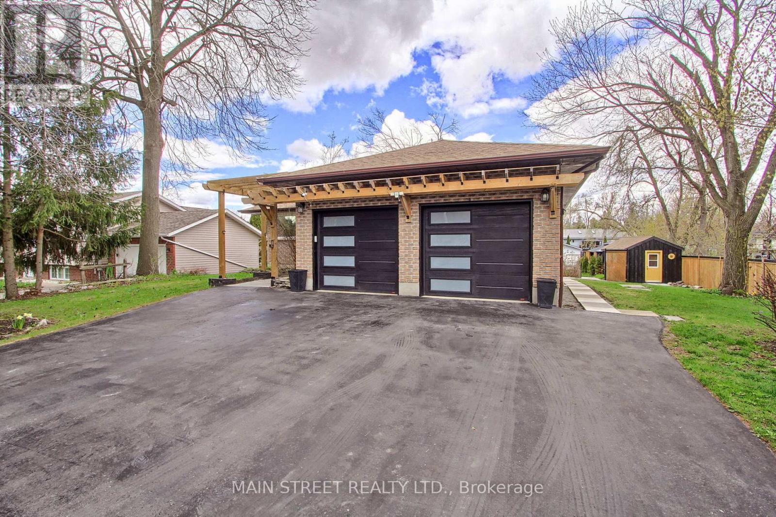 24 Maple Grove Road, Kawartha Lakes (Lindsay), Ontario  K9V 4R6 - Photo 3 - X13075368