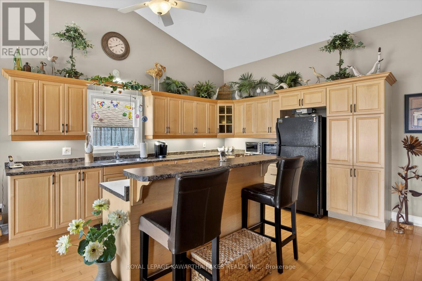 376 Wallace Drive, Kawartha Lakes (Lindsay), Ontario  K9V 6K7 - Photo 10 - X13077012