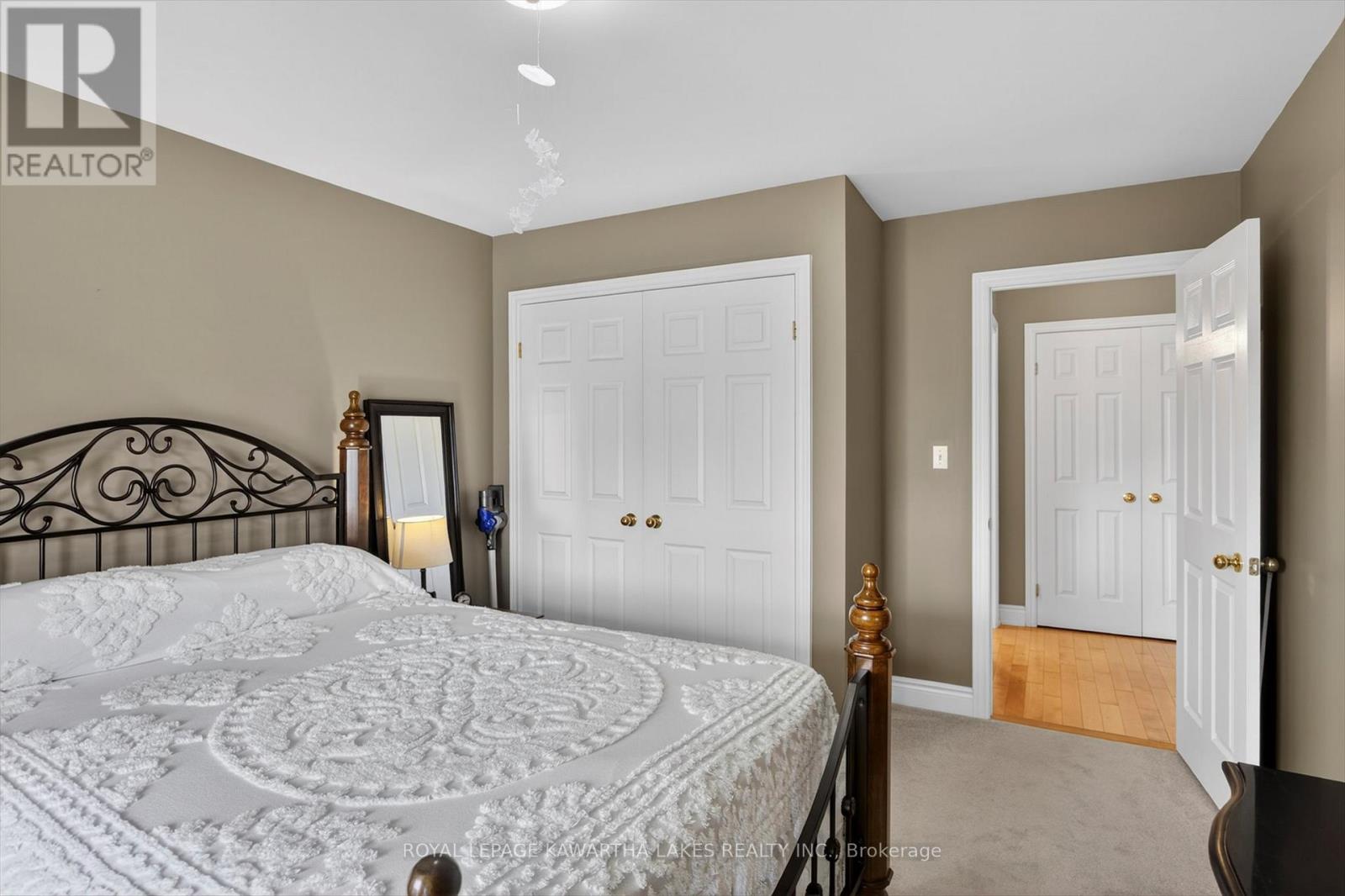 376 Wallace Drive, Kawartha Lakes (Lindsay), Ontario  K9V 6K7 - Photo 19 - X13077012