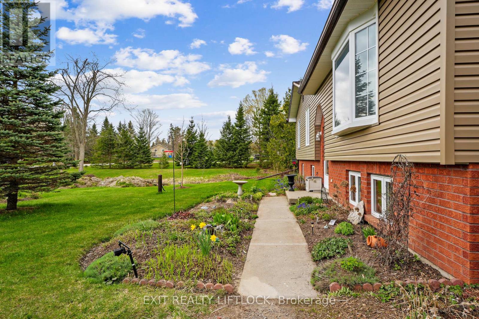 31 Killdeer Drive, Kawartha Lakes (Omemee), Ontario  K0L 2W0 - Photo 3 - X13077106
