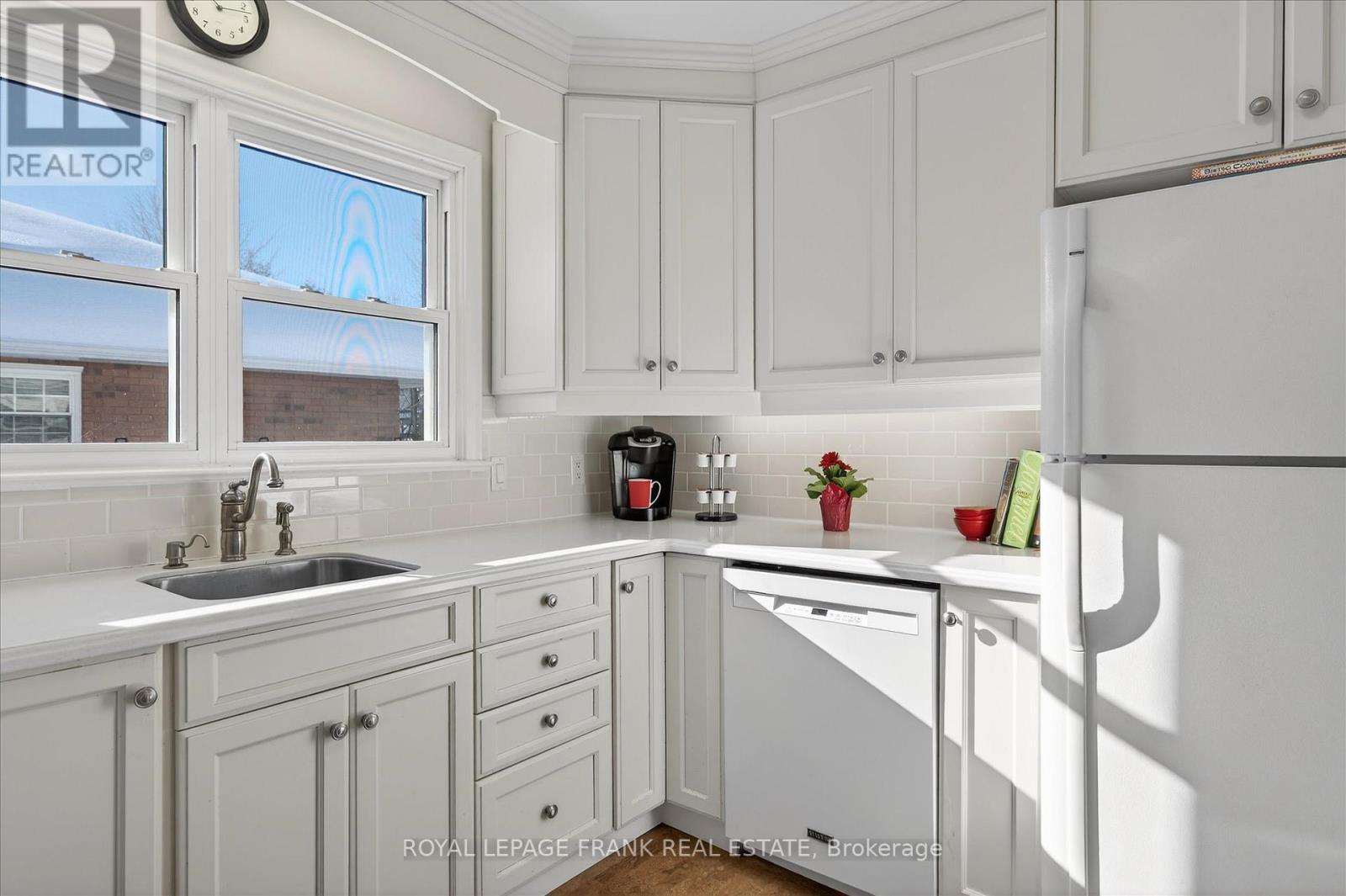 797 Valleyview Drive, Peterborough (Monaghan Ward 2), Ontario  K9J 6P9 - Photo 12 - X13077524